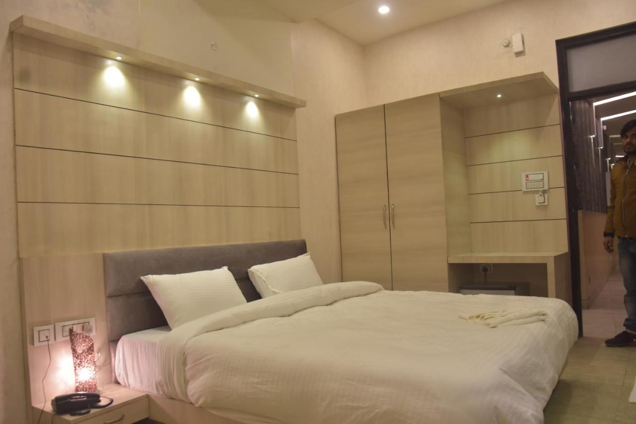 Hotel Mahendra Plaza Hardoi 외부 사진
