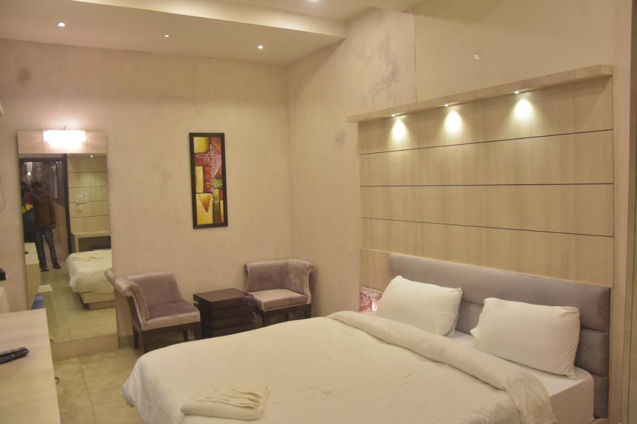 Hotel Mahendra Plaza Hardoi 외부 사진